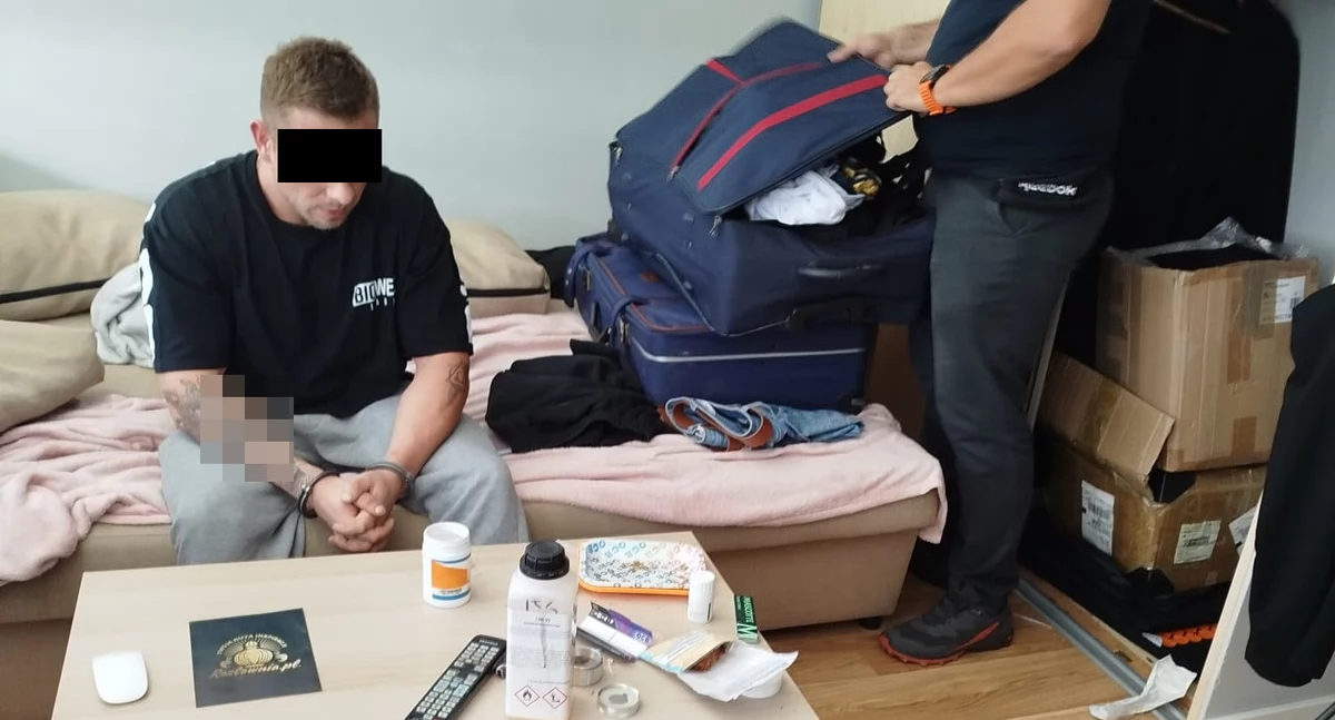 Akcja policji, Zaczęło skończyło aresztowaniu Znowu akcja Bielanach - zdjęcie, fotografia