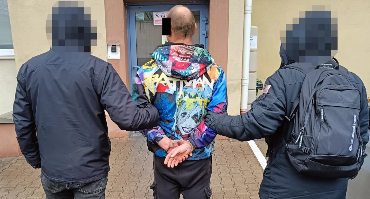 Akcja policji, oszustw wykorzystywał nieświadomej kobiety Akcja Bielanach - zdjęcie, fotografia