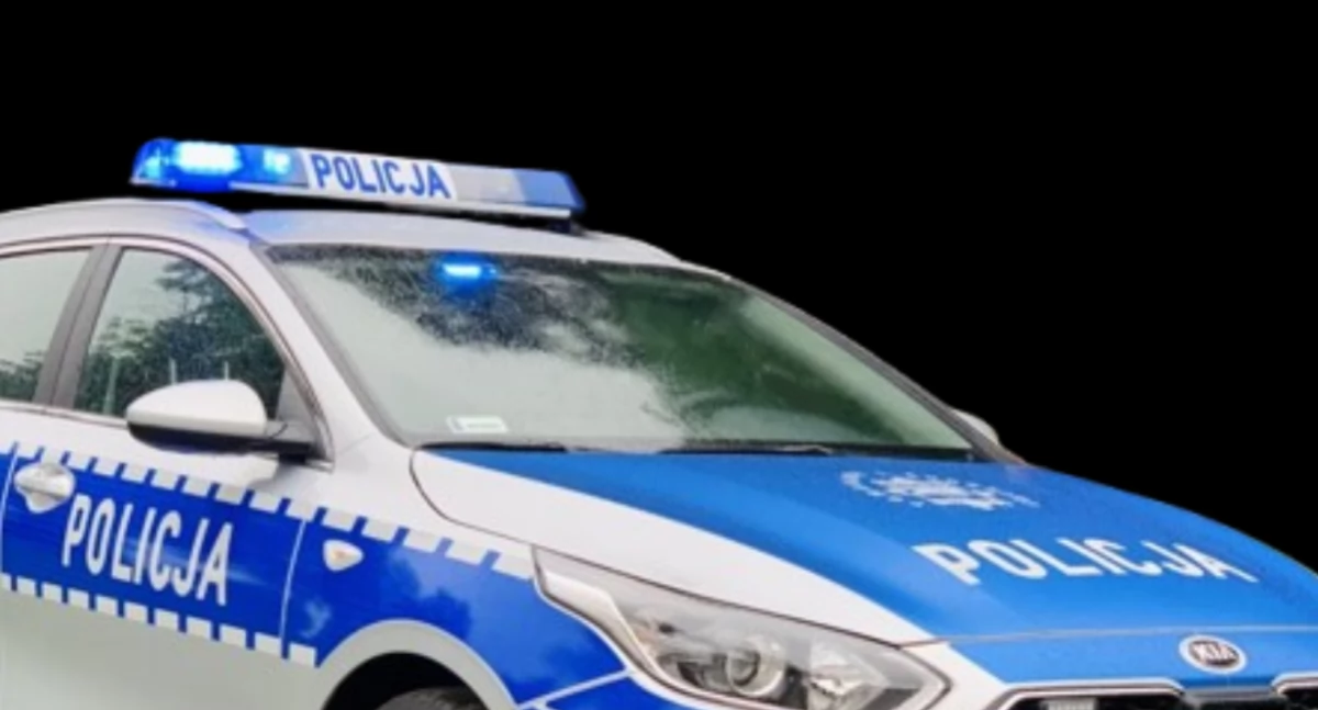 Akcja policji, KATANĄ RĄBNAŁ DRZWI RESTAURACJI Groźnie Bielanach - zdjęcie, fotografia