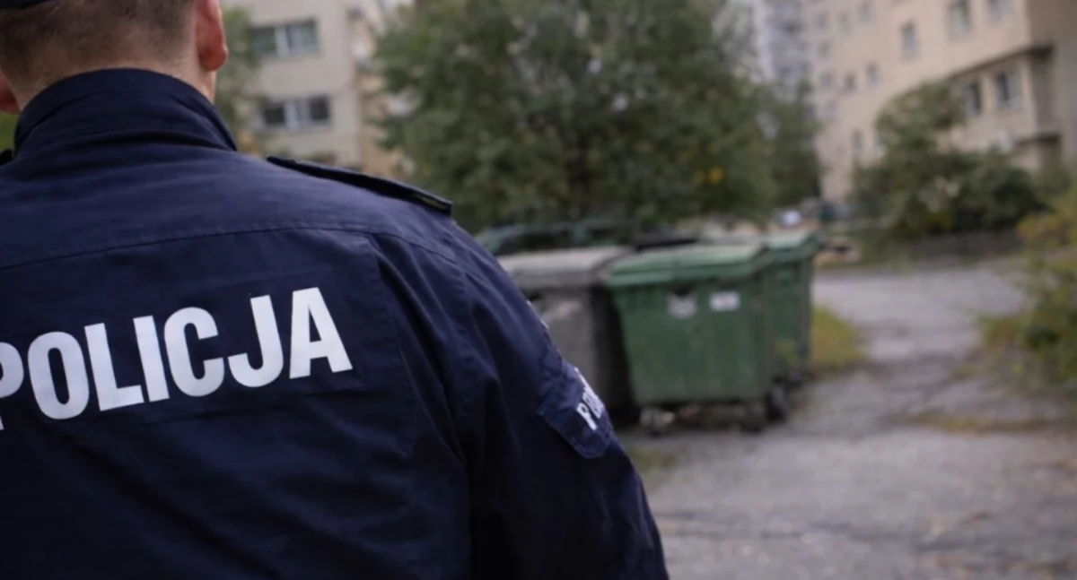 Akcja policji, dorosły mądry jednak bardzo Reakcja Bielanach - zdjęcie, fotografia