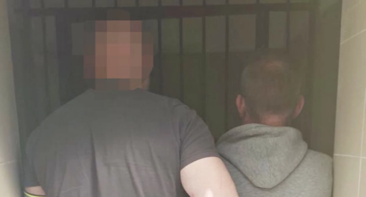 Akcja policji, POWINNA NASZA RZECZYWISTOŚĆ Przemoc Żoliborzu - zdjęcie, fotografia