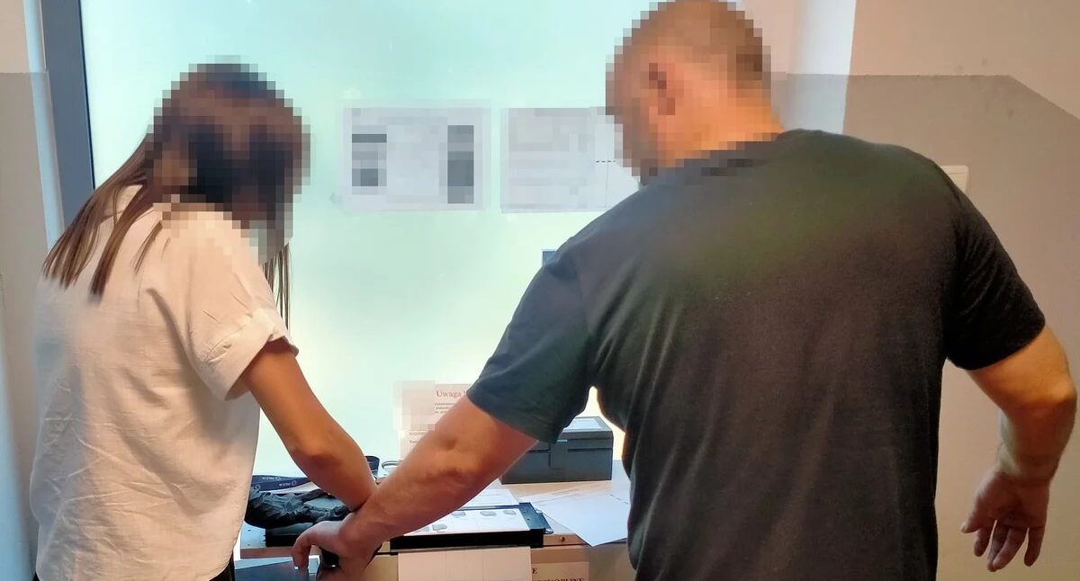 Akcja policji, KRWAWA JATKA Bielanach SPRAWCA dozorem! - zdjęcie, fotografia