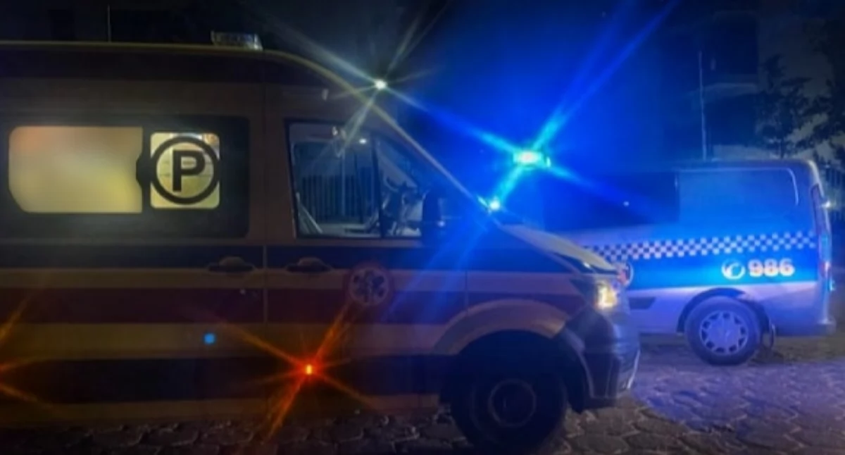 Akcja policji, TAKIE UBRANIE BYŁO ZIMNO Interwencja pomocowa Bielanach! - zdjęcie, fotografia