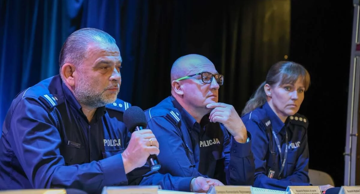 Akcja policji, SYTUACJA WYMAGA JASNYCH DZIAŁAŃ bezpieczeństwie Bielanach - zdjęcie, fotografia