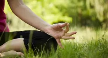 Joga na Bielanach: Bezpłatne Zajęcia na Świeżym Powietrzu