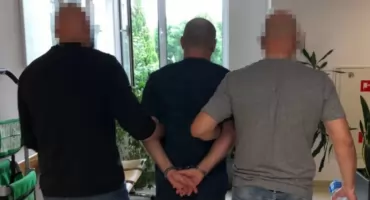 Pijany pojawił się przed blokiem żony. Interwencja na Żoliborzu