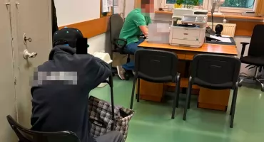 POŻAR STRAGANU ZE ZNICZAMI. Kryminalni z KRP na Żoliborzu w akcji!